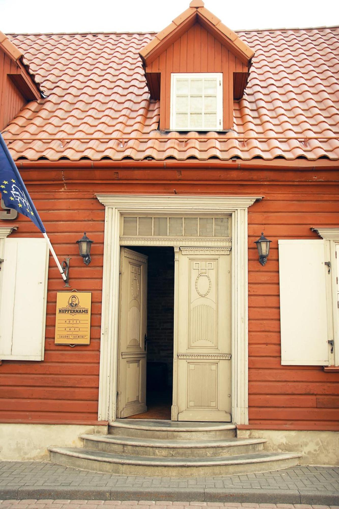 Hotel Kupfernams Ventspils Esterno foto