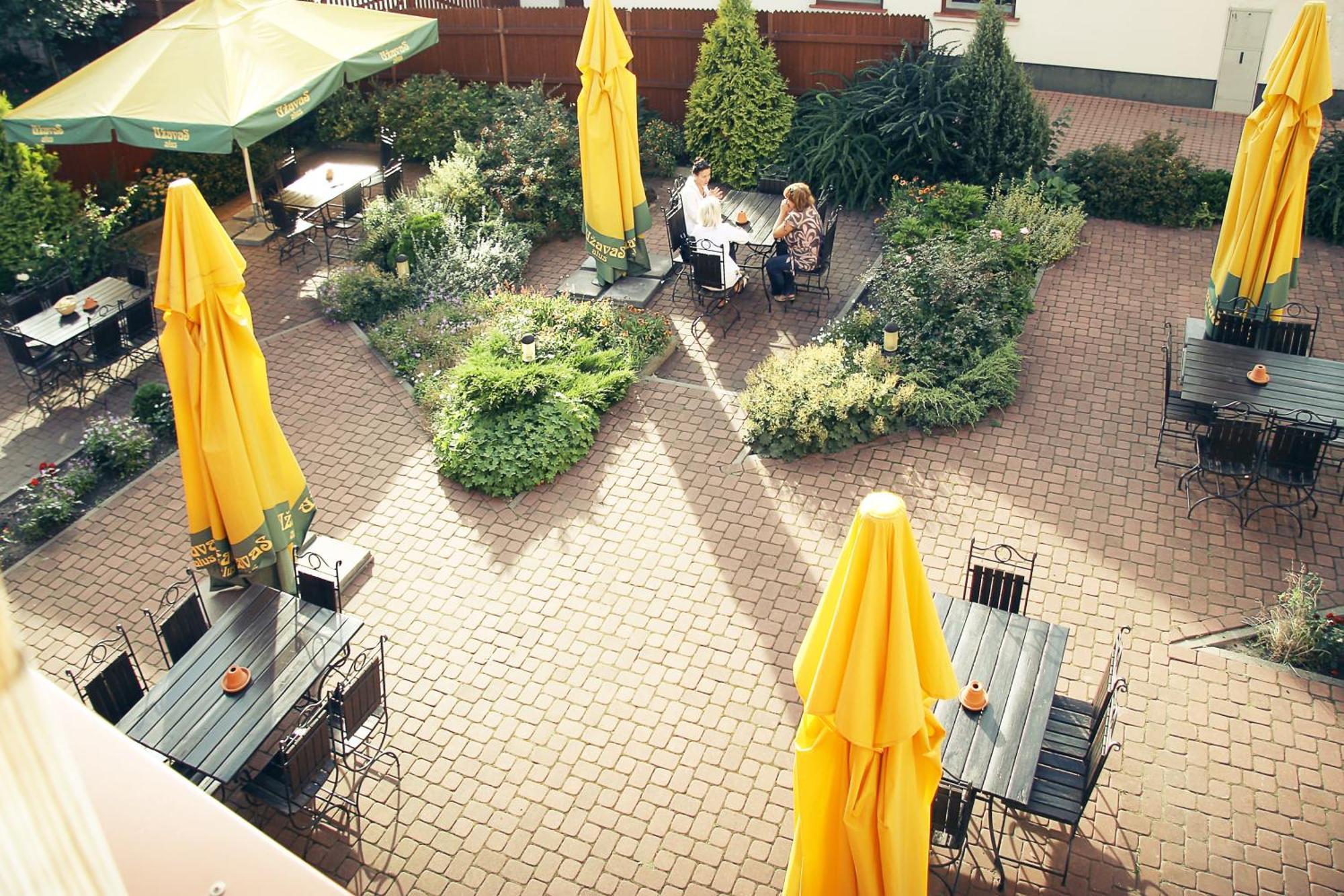 Hotel Kupfernams Ventspils Esterno foto