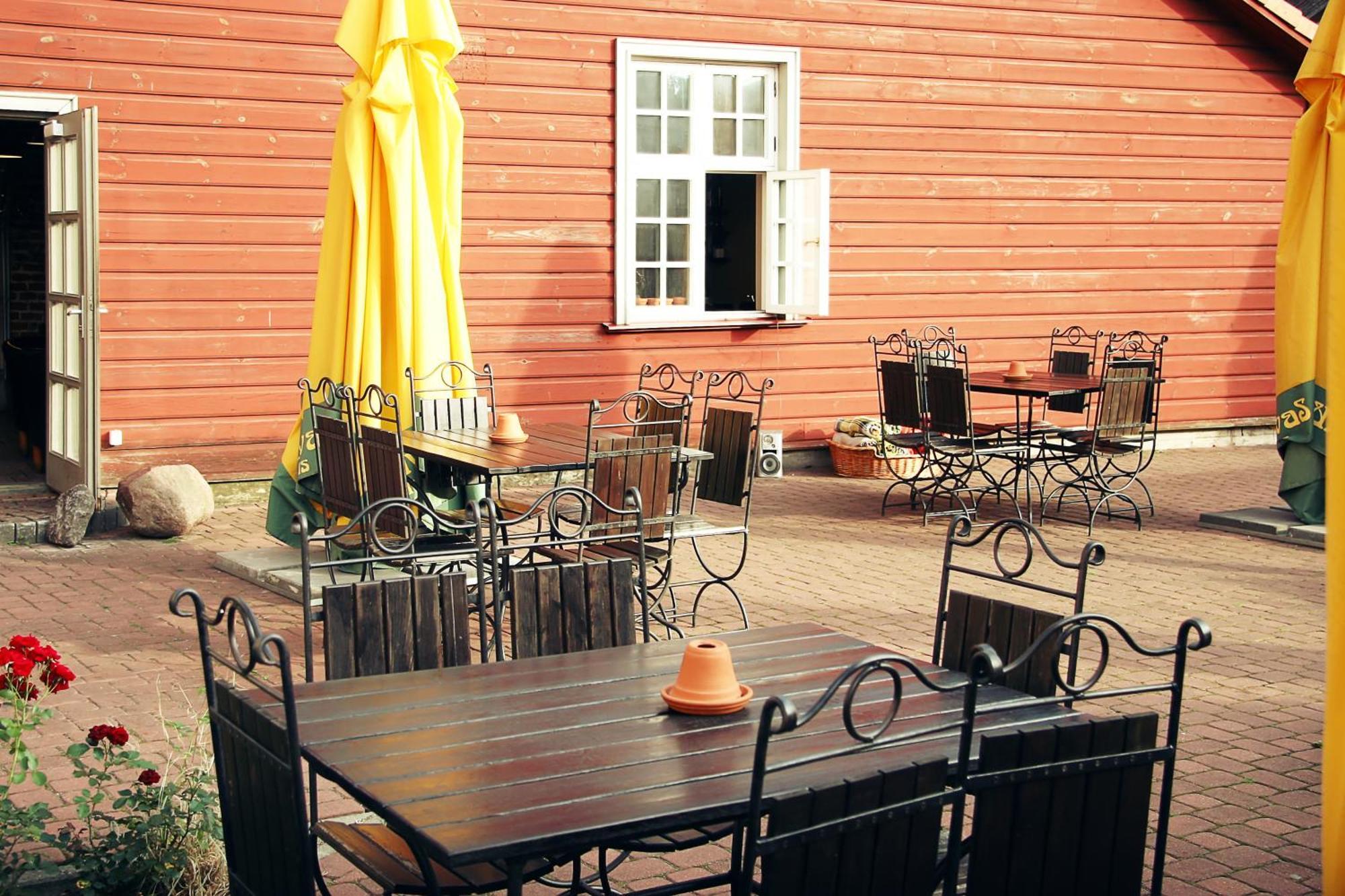 Hotel Kupfernams Ventspils Esterno foto